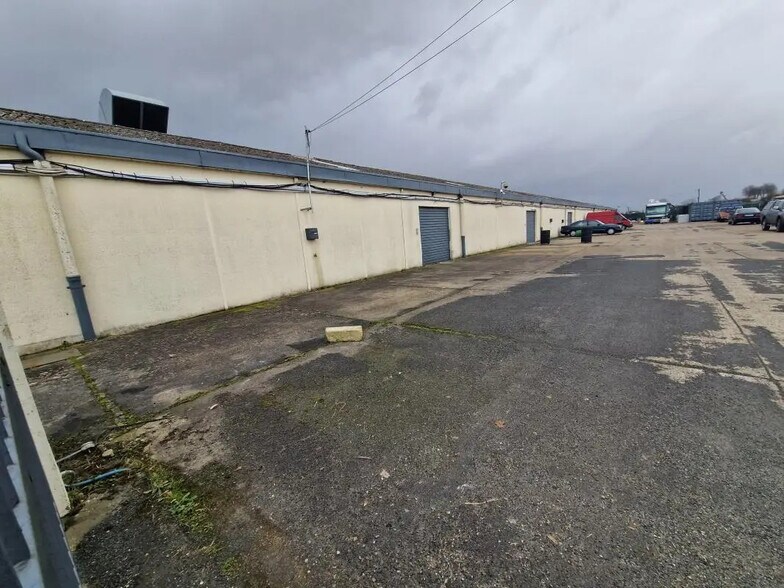 Industriel dans Hérouville-en-Vexin à vendre - Photo du bâtiment - Image 2 de 9