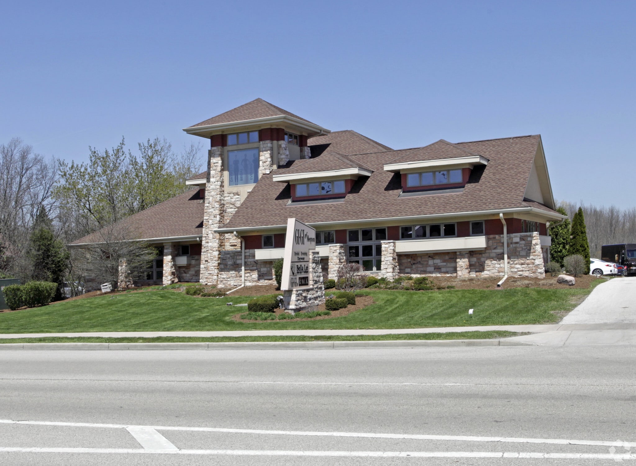 1550-1556 W Mequon Rd, Mequon, WI à vendre Photo principale- Image 1 de 9