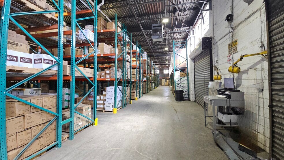 707 Commercial Ave, Carlstadt, NJ à louer - Photo du bâtiment - Image 3 de 16