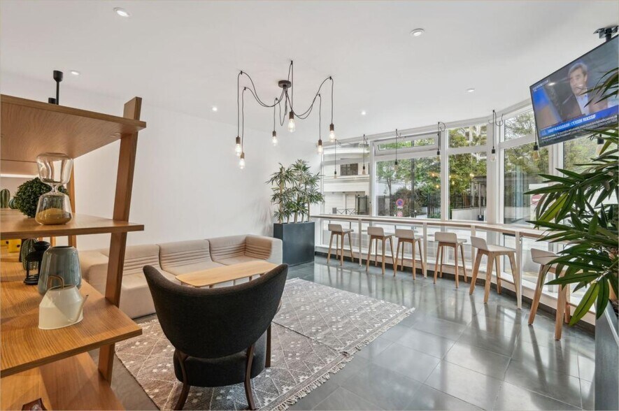 123 Rue Jules Guesde, Levallois-Perret à louer - Photo du bâtiment - Image 2 de 11