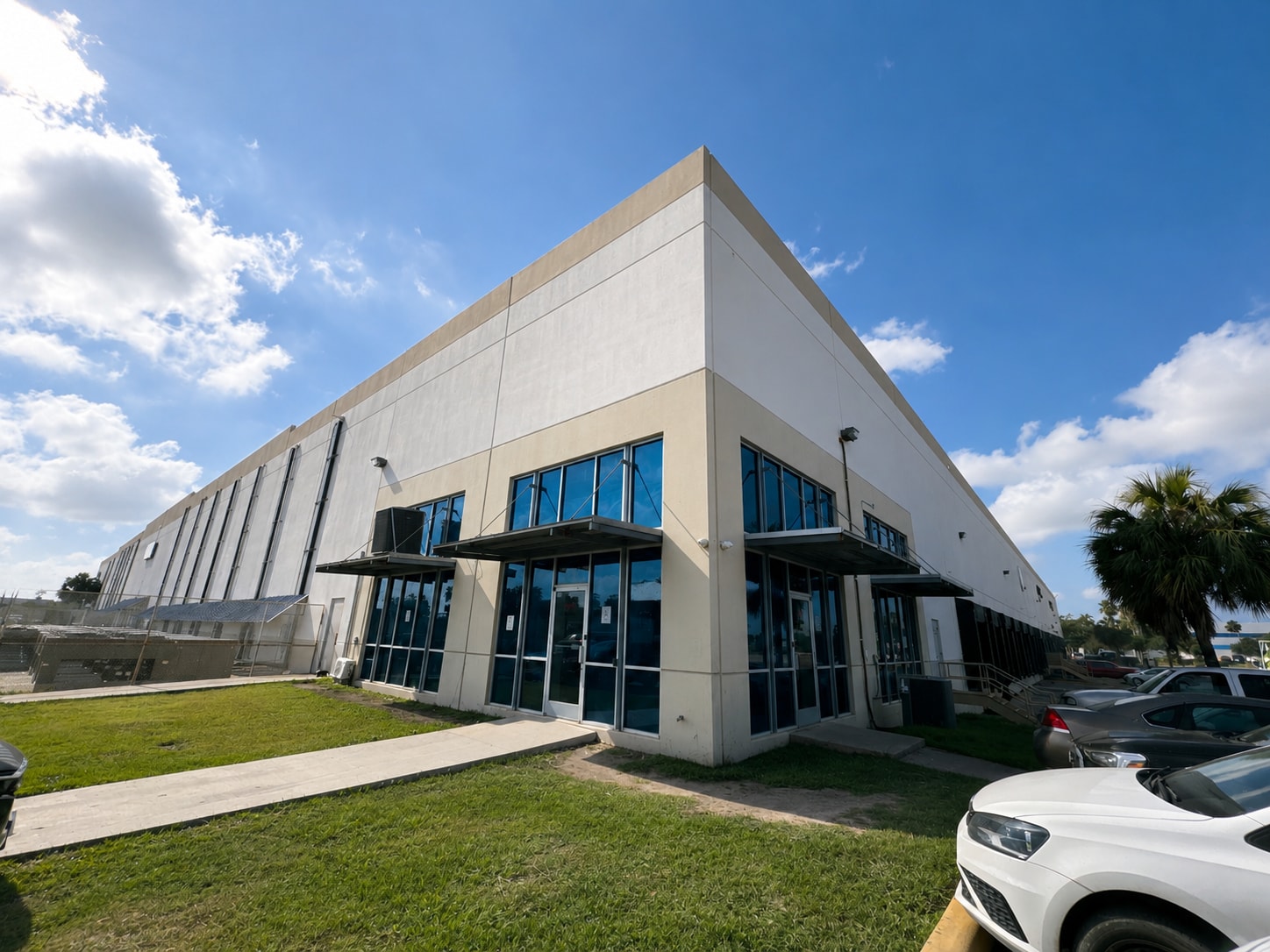 5300 George McVay Dr, McAllen, TX à louer Photo du bâtiment- Image 1 de 4