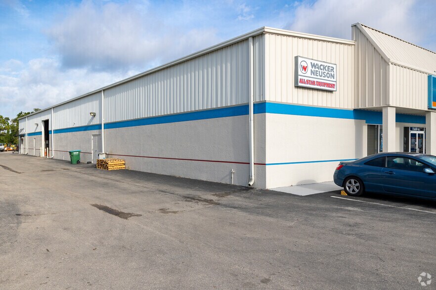 11680 Metro Pky, Fort Myers, FL à louer - Photo du bâtiment - Image 2 de 5