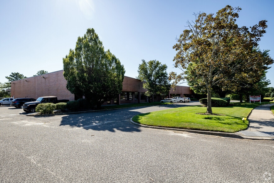 27 Industrial Blvd, Medford, NY à louer - Photo du bâtiment - Image 2 de 4