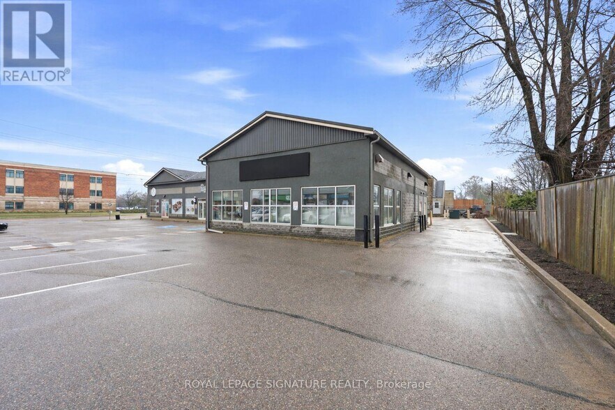158 Guelph St, Halton Hills, ON à louer - Photo du bâtiment - Image 2 de 27