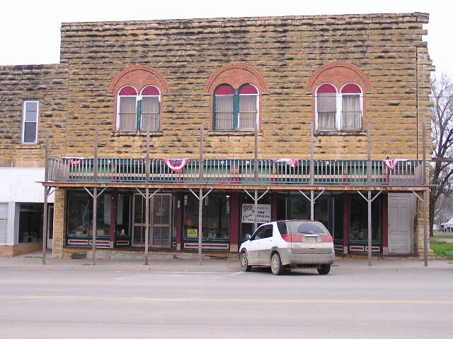 105 N Main St, Sylvan Grove, KS à vendre Photo principale- Image 1 de 38