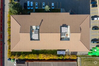 12 Manning Clos NE, Calgary, AB - Aerial  map view - Image1