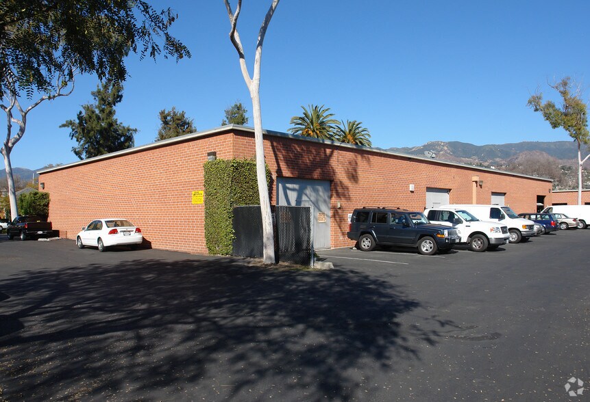 202-230 E Cota St, Santa Barbara, CA à louer - Photo du bâtiment - Image 2 de 4