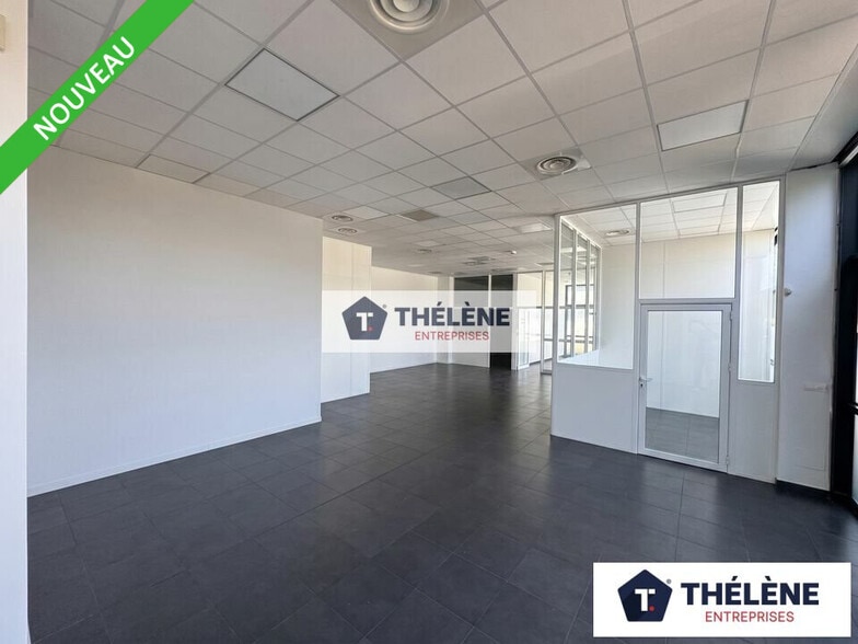 Retail in Lattes for lease - Interior Photo - Image 2 of 12