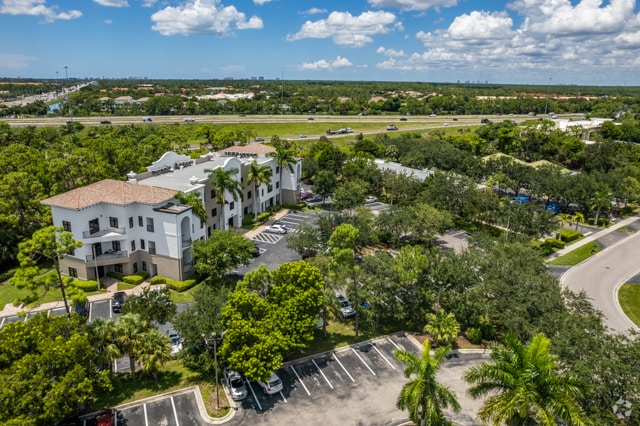 2590 Northbrooke Plaza Dr, Naples, FL for lease - Aerial - Image 2 of 5