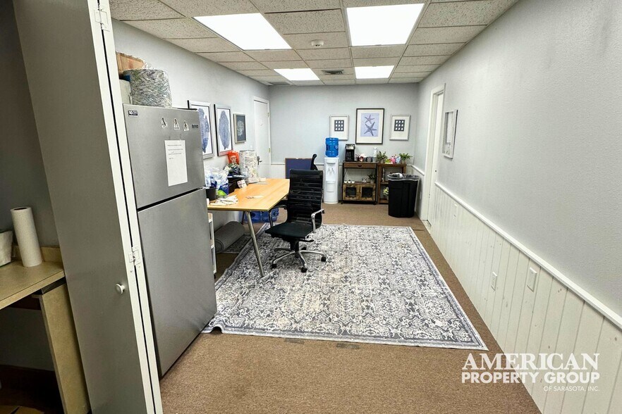 2924-2926 Hyde Park St, Sarasota, FL for lease - Building Photo - Image 2 of 10
