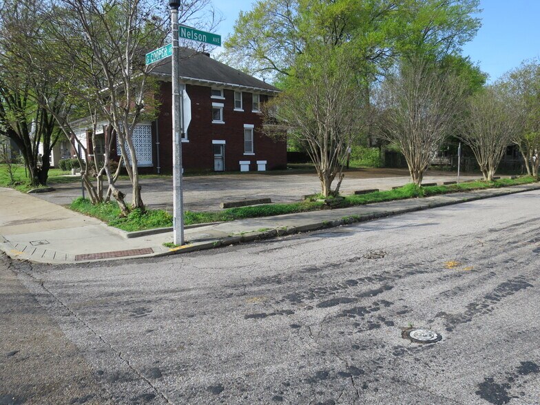 871 S Cooper St, Memphis, TN à louer - Photo du bâtiment - Image 2 de 11