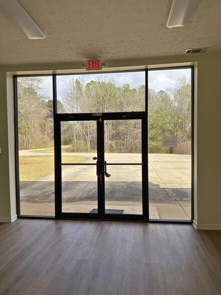 300 Delano Dr, Manchester, GA à vendre - Photo du bâtiment - Image 2 de 57
