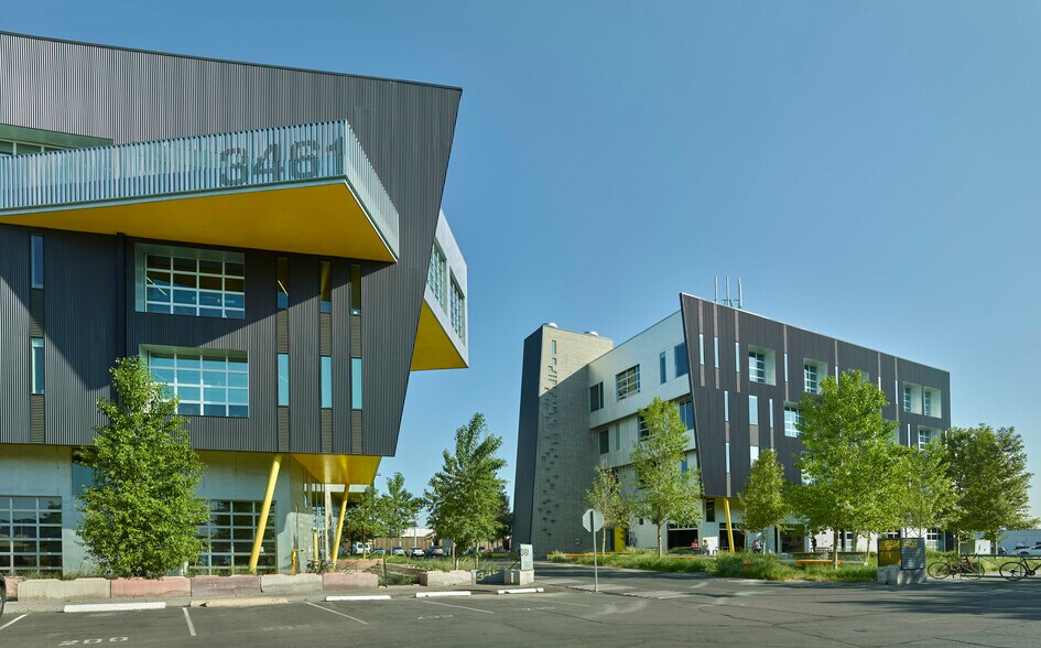 3455 Ringsby Ct, Denver, CO à louer - Photo du bâtiment - Image 2 de 15