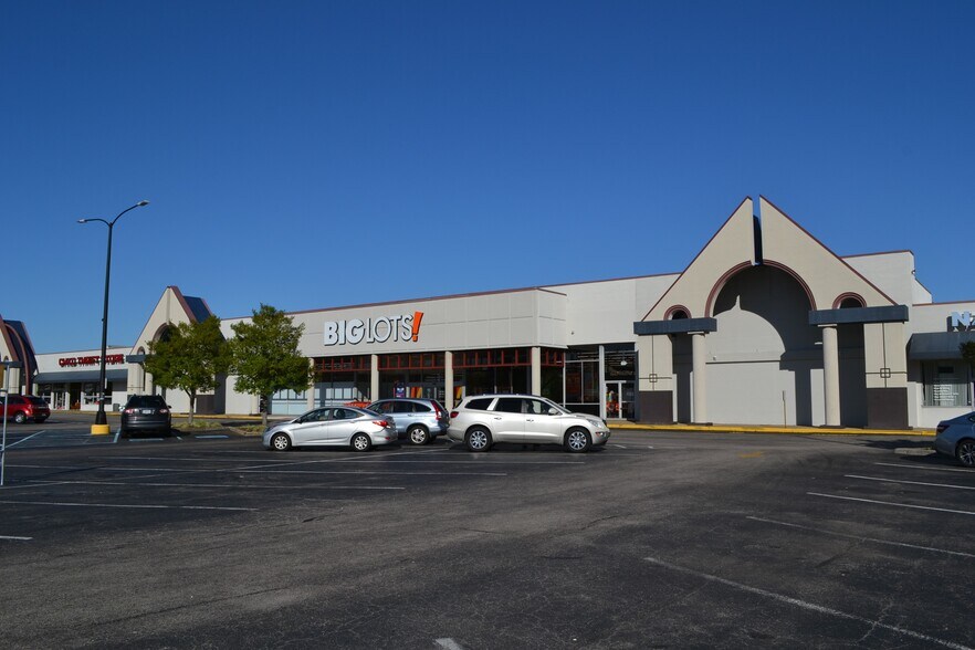 2300-2332 W Mercury Blvd, Hampton, VA à louer - Photo du bâtiment - Image 2 de 12