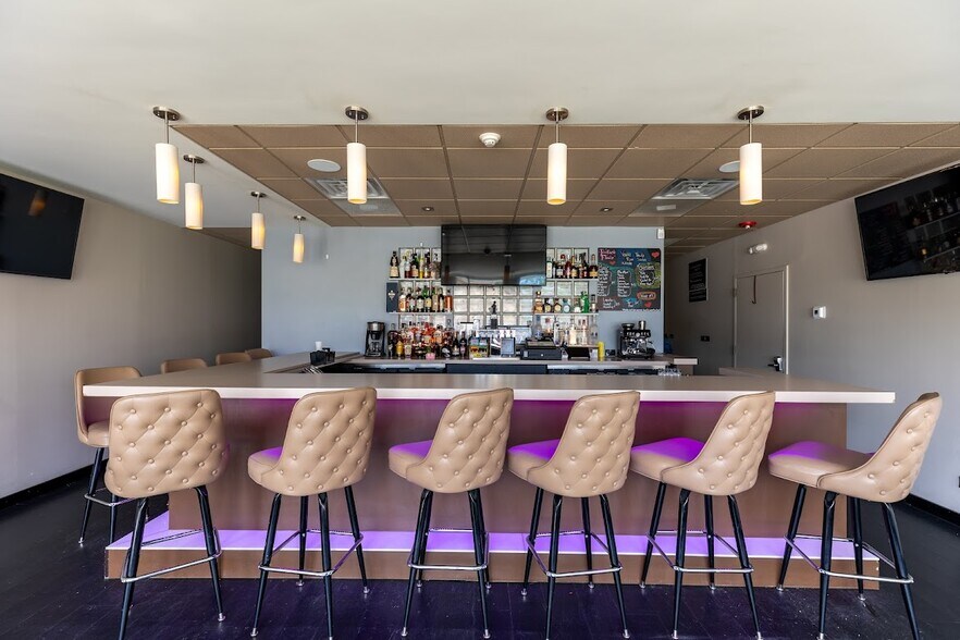 8905 W Cermak Rd, Riverside, IL à vendre - Photo intérieure - Image 3 de 17