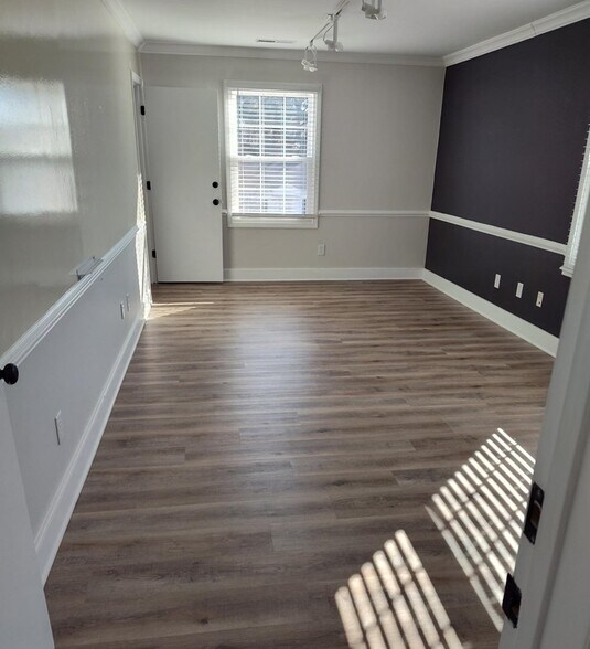 110 Hepler St, Kernersville, NC à louer - Photo du bâtiment - Image 3 de 5