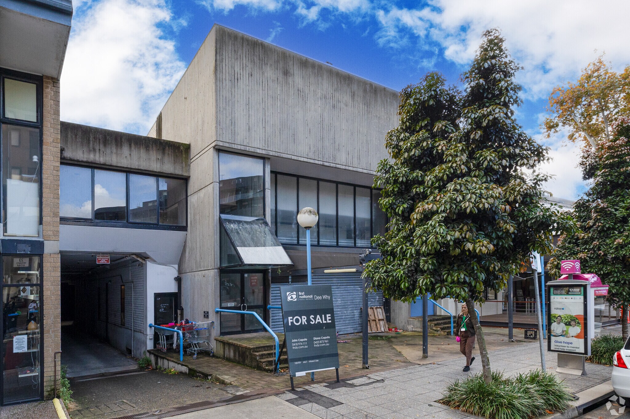 22 Howard Ave, Dee Why for sale Primary Photo- Image 1 of 5