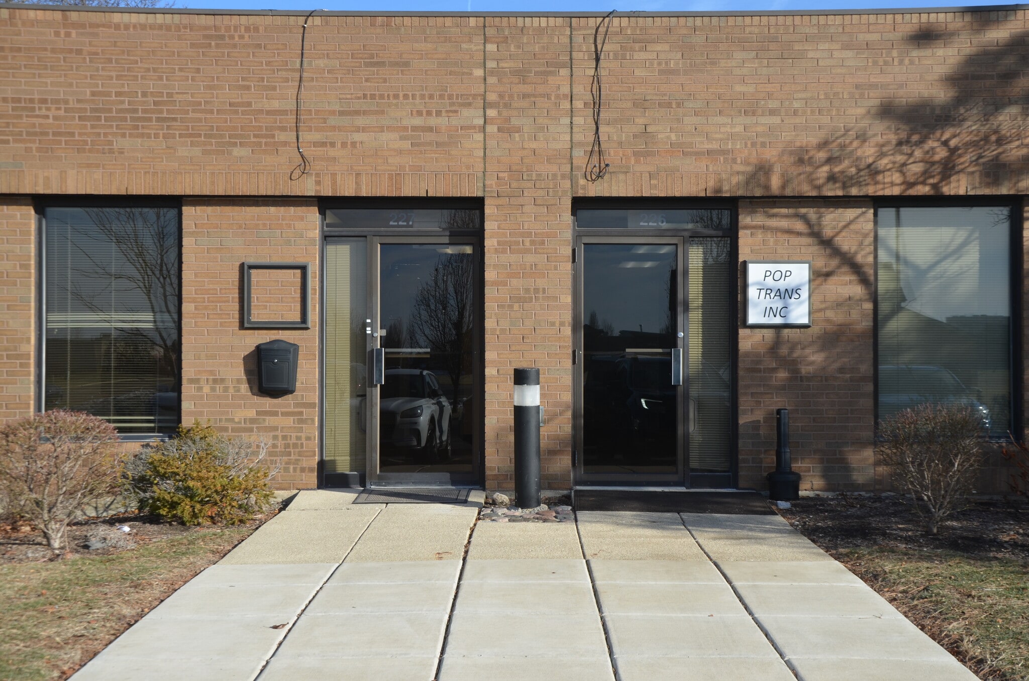 4255 Westbrook Dr, Aurora, IL for lease Primary Photo- Image 1 of 20