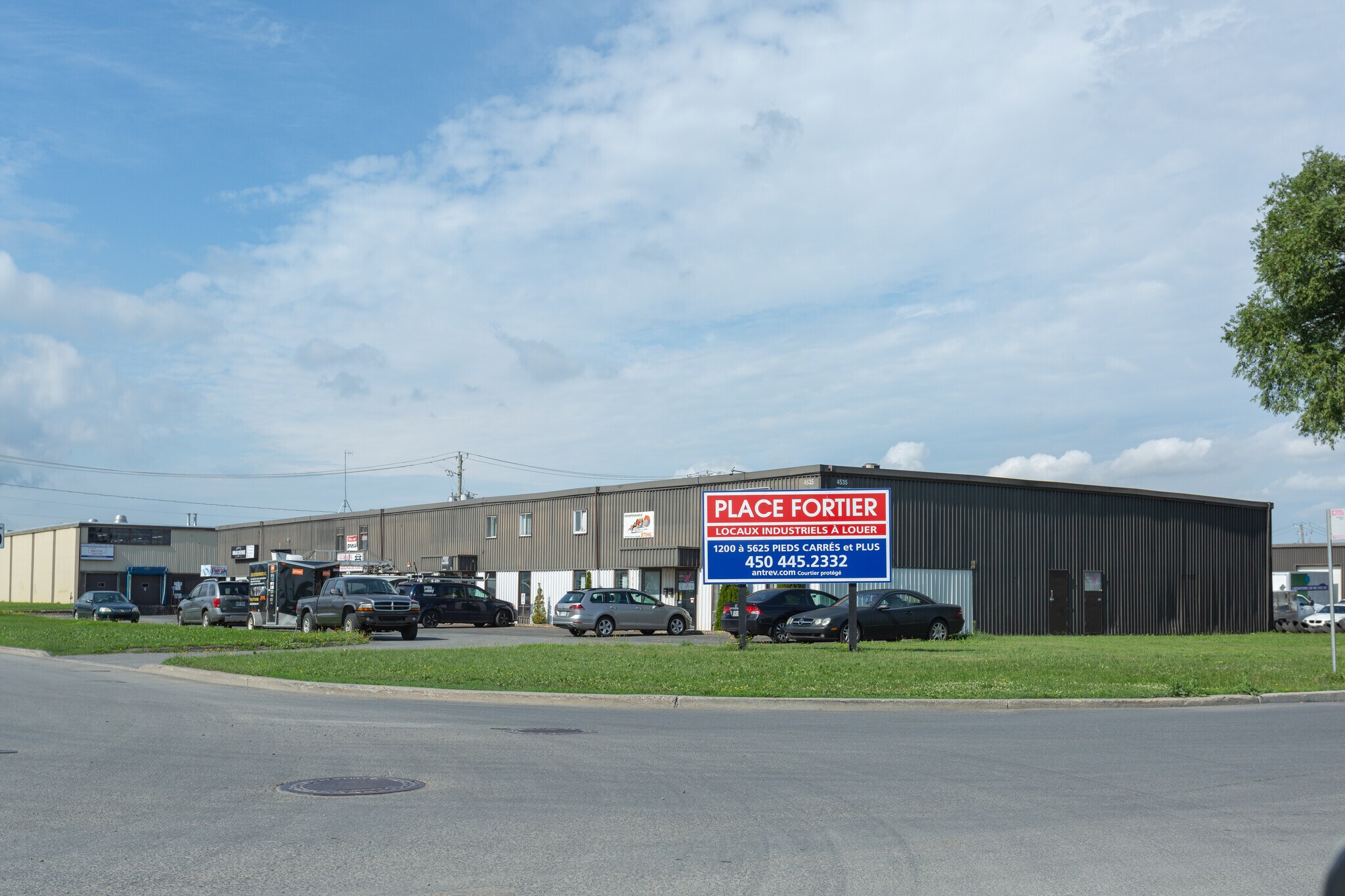 4535 Av Thibault, Longueuil, QC for sale Primary Photo- Image 1 of 1