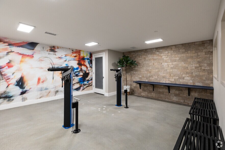 1821 S Milpitas Blvd, Milpitas, CA à louer - Photo intérieure - Image 3 de 63