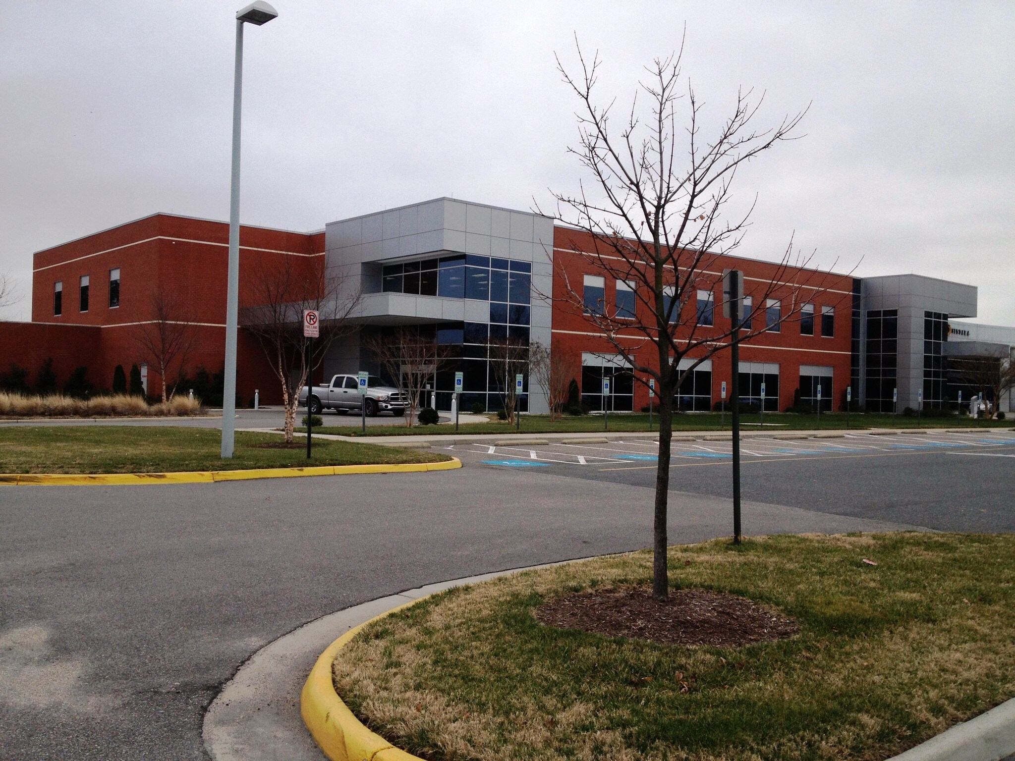 725 Volvo Pky, Chesapeake, VA for lease Building Photo- Image 1 of 2