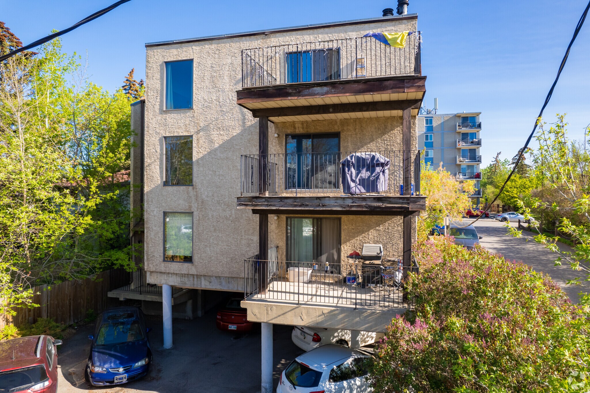 2515 1st Ave NW, Calgary, AB à vendre Photo principale- Image 1 de 6