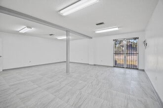 3429 N Liberty St, Jacksonville, FL for lease Interior Photo- Image 2 of 16