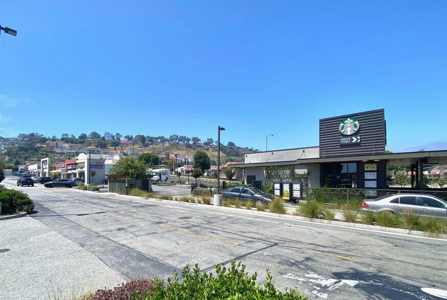 24000-24005 Vista Montana, Torrance, CA à louer - Photo du bâtiment - Image 1 de 11
