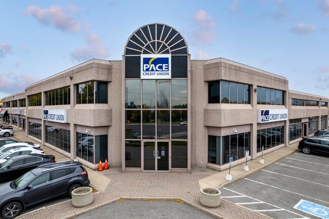 Plus de détails pour 8111 Jane St, Vaughan, ON - Flex à vendre