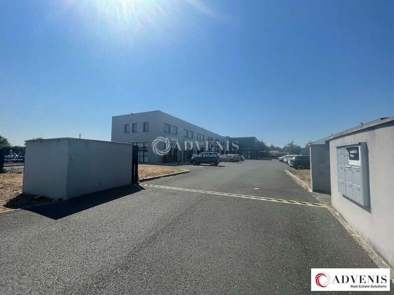 Rue De Chante-Alouette, Ambarès-et-Lagrave for lease - Building Photo - Image 3 of 11
