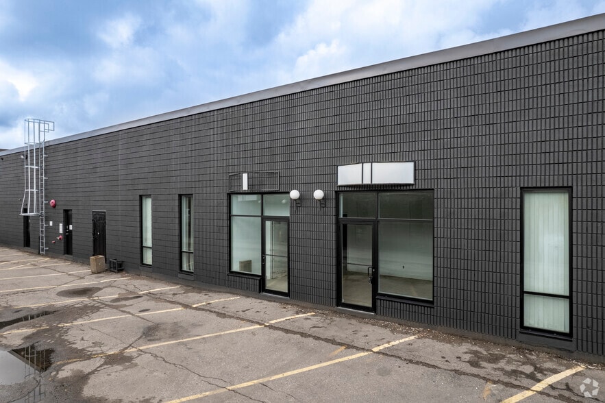 311 Bowes Rd, Vaughan, ON for lease - Building Photo - Image 3 of 4