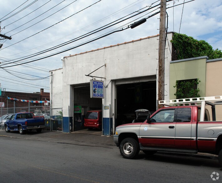 335-337 Jefferson St, Newark, NJ for sale - Building Photo - Image 2 of 2