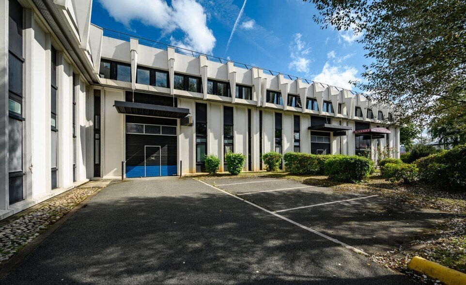 Flex dans COURCOURONNES à louer - Photo du bâtiment - Image 3 de 10
