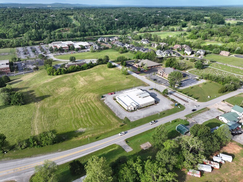 5201 Willow Creek Dr, Springdale, AR à vendre - Photo du bâtiment - Image 2 de 17