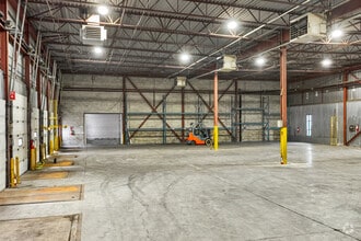 10862 Steeles Ave E, Milton, ON à louer Photo intérieure- Image 2 de 11