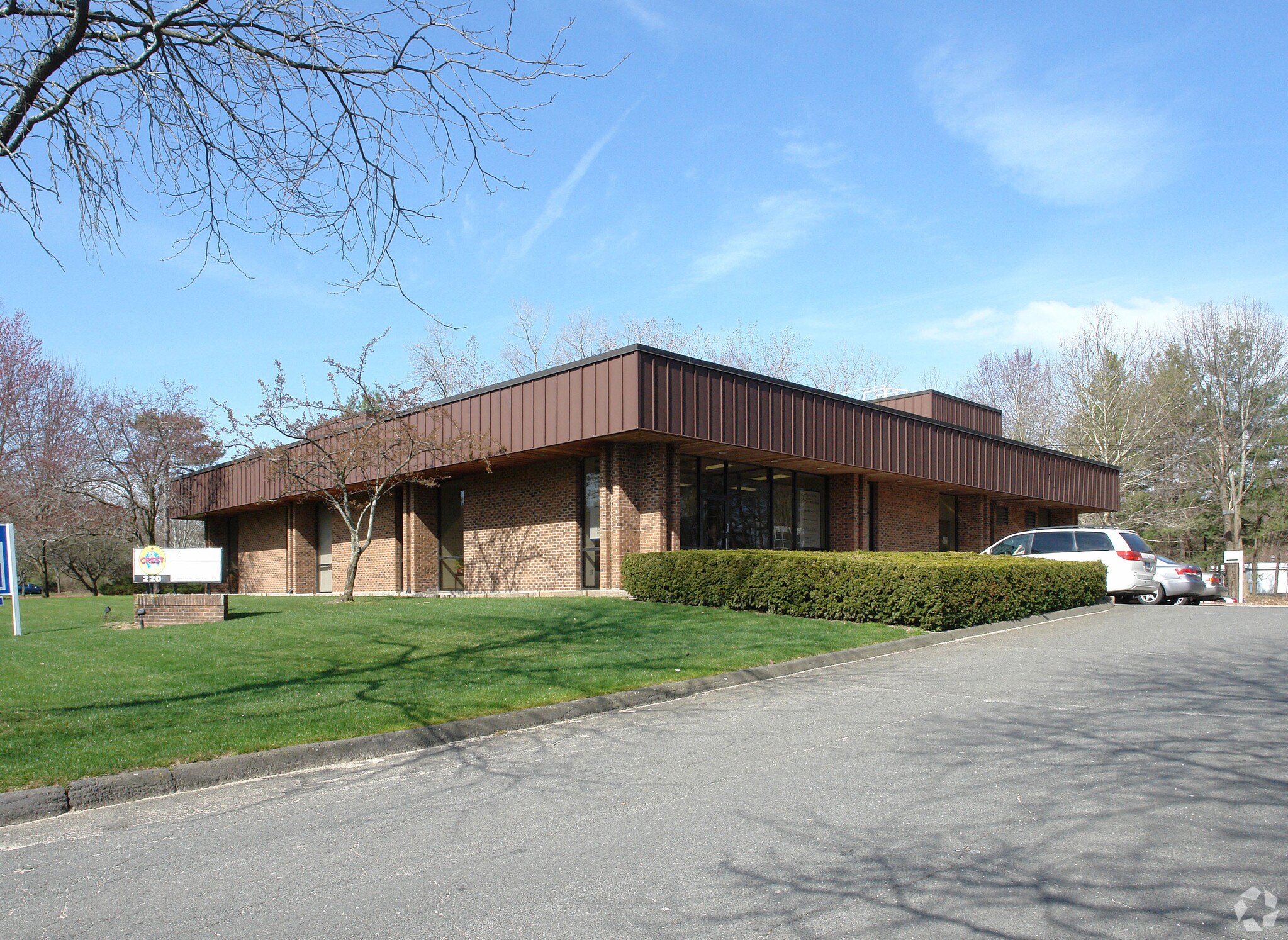 220 Farmington Ave, Farmington, CT à louer Photo du bâtiment- Image 1 de 6