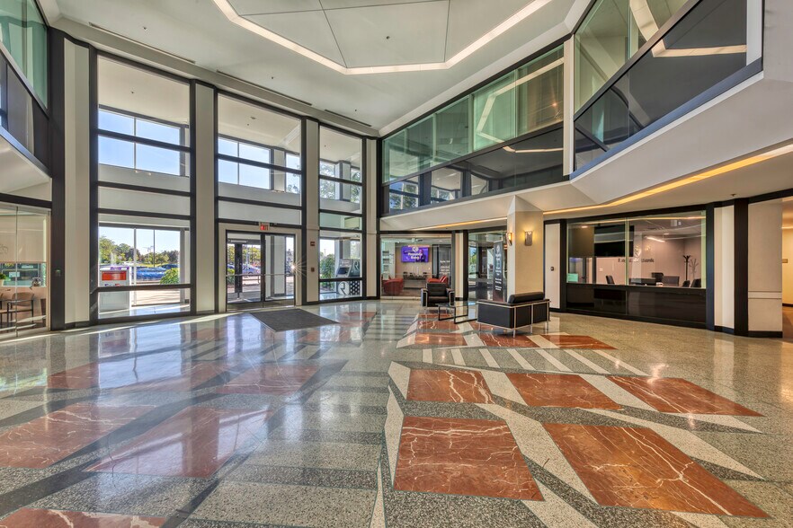 175 E Hawthorn Pky, Vernon Hills, IL à louer - Photo intérieure - Image 2 de 8