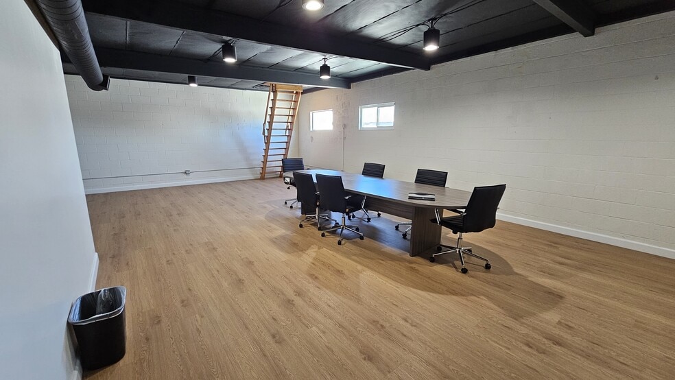 4200 Chevy Chase Dr, Los Angeles, CA for lease - Interior Photo - Image 3 of 8