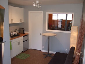 796 Old County Rd, Belmont, CA for lease Interior Photo- Image 2 of 9