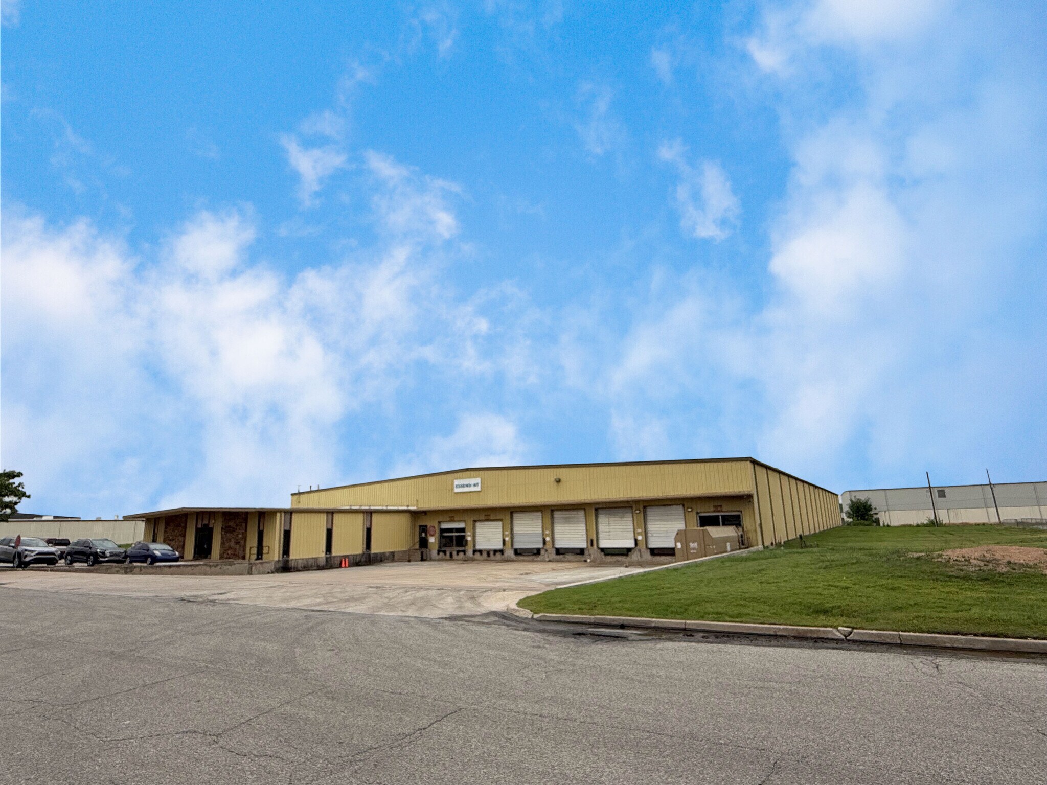 1870 N 109th East Ave, Tulsa, OK à vendre Photo du bâtiment- Image 1 de 1