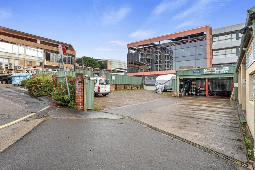 11 Penprase Lane, Miranda for sale - Building Photo - Image 2 of 8