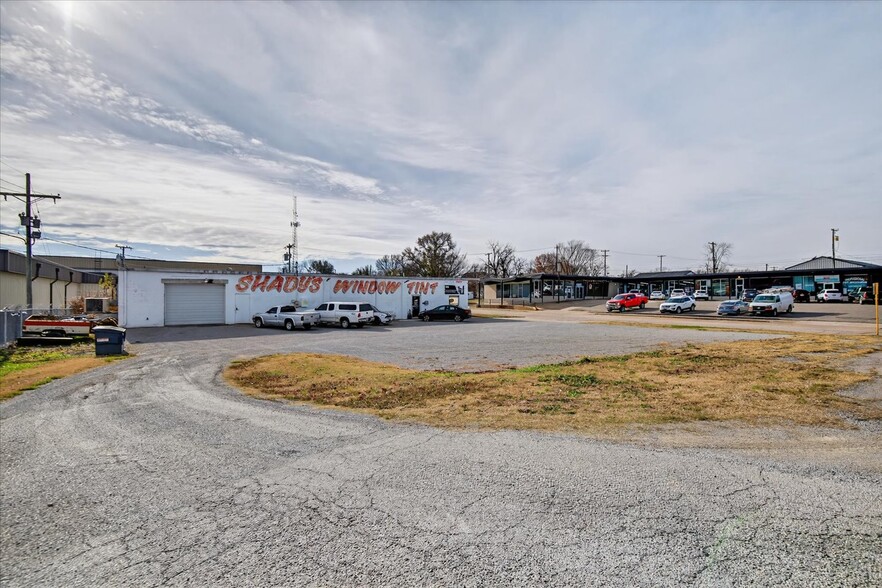 218 S Comanche Ave, Bartlesville, OK à vendre - Photo du bâtiment - Image 3 de 19