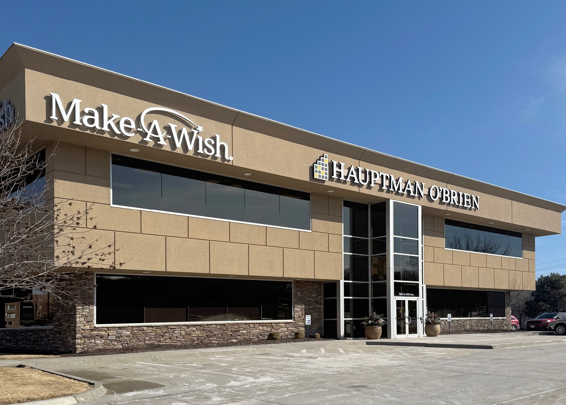 1005 S 107th Ave, Omaha, NE for lease Building Photo- Image 1 of 12