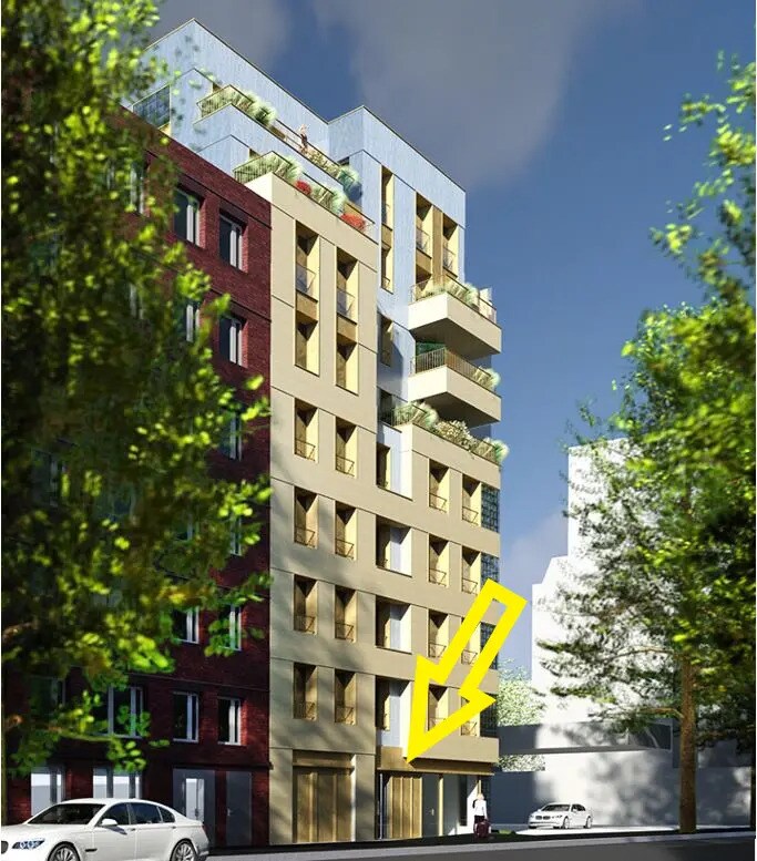 Retail in Clichy for lease Building Photo- Image 1 of 3