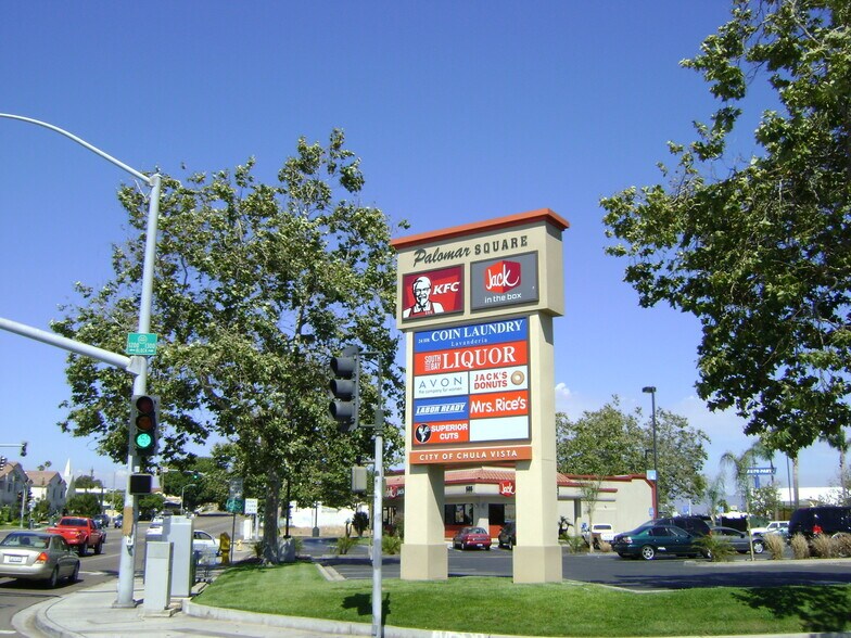 1355 SE Broadway Rd, Chula Vista, CA à louer - Photo du bâtiment - Image 2 de 11