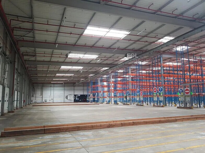 Industrial in Montceau-les-Mines for lease - Building Photo - Image 3 of 9