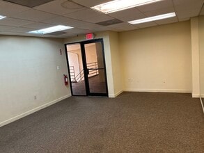 12995 S Cleveland Ave, Fort Myers, FL à louer Photo intérieure- Image 2 de 8