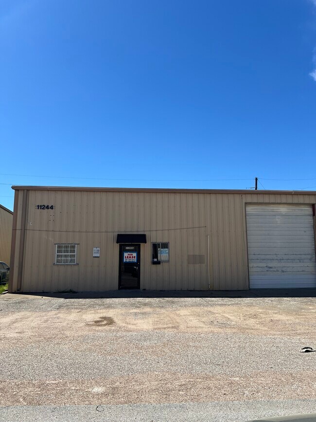 Plus de détails pour 11244 Timber Tech Ave, Tomball, TX - Industriel à louer