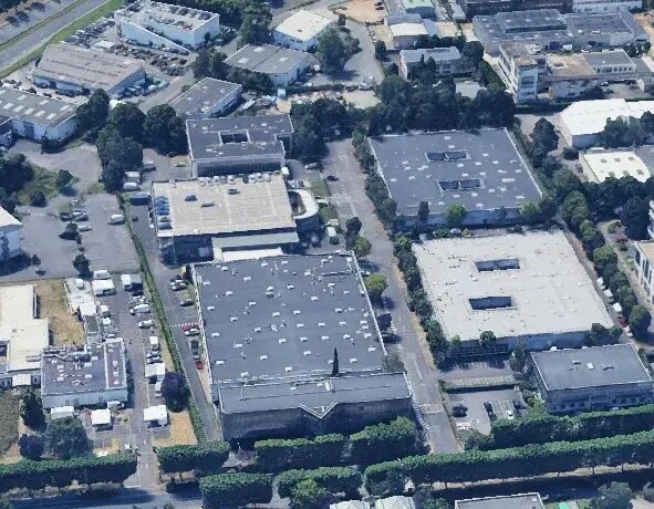 Industrial in Les Ulis for lease - Building Photo - Image 1 of 16