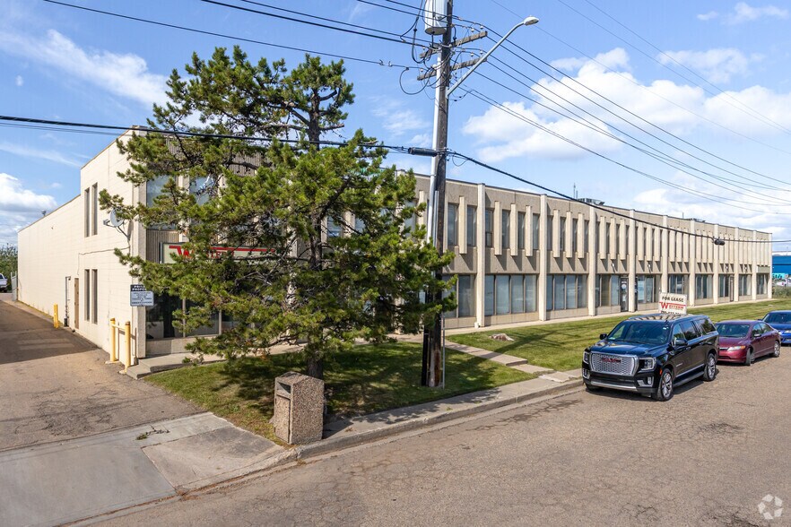 4608-4612 101 St NW, Edmonton, AB for lease - Primary Photo - Image 1 of 2